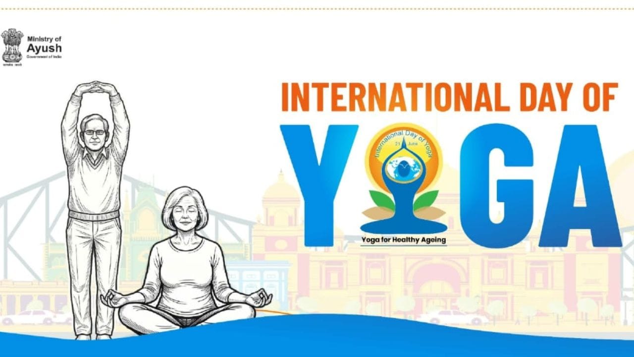 આંતરરાષ્ટ્રીય યોગ દિવસ-2026ની ઉજવણીને વધુ વ્યાપક અને જનસુલભ બનાવવા માટે પશ્ચિમ રેલવેના અમદાવાદ મંડળ દ્વારા વિશેષ આયોજન કરવામાં આવ્યું છે. 21 જૂનના રોજ અમદાવાદ મંડળના વિવિધ મહત્વપૂર્ણ સ્થળો ઉપરાંત ચાર વંદે ભારત એક્સપ્રેસ ટ્રેનોમાં પણ યોગ સત્રો યોજવામાં આવશે.