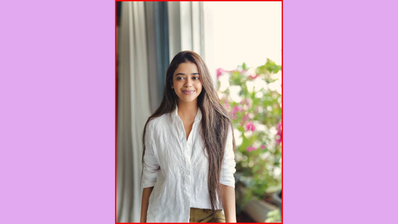 ટ્રેડિશનલ લુક હોય, વેસ્ટર્ન આઉટફિટ હોય કે પછી કેઝ્યુઅલ ફેશન, રીવા દરેક અવતારમાં પોતાની ફેશન સેન્સ અને કોન્ફિડન્સથી લોકોનું ધ્યાન ખેંચે છે. ઇન્સ્ટાગ્રામ પર તેના 1.6 મિલિયનથી વધુ ફોલોઅર્સ છે.