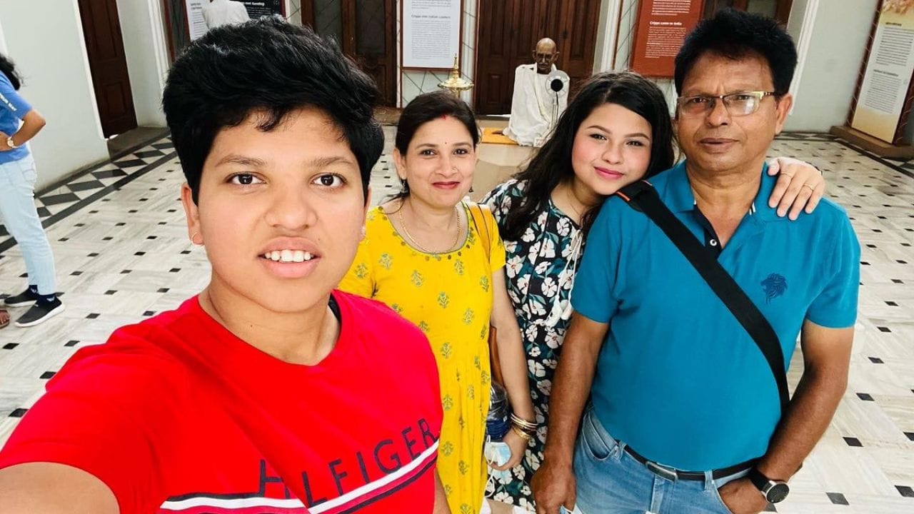 ડિસેમ્બર 2023માં તેને ઓસ્ટ્રેલિયા સામેની સીરિઝ માટે ભારતની ટીમમાં સ્થાન આપવામાં આવ્યું હતું.
