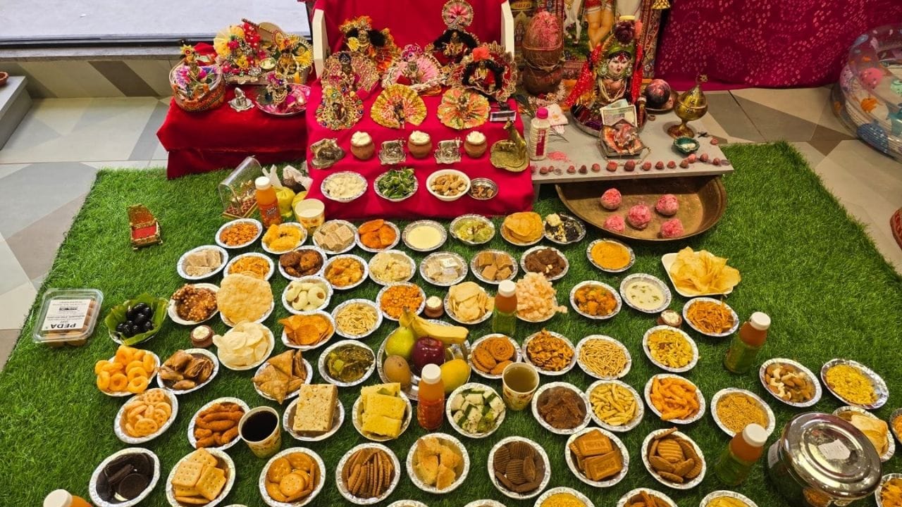સમગ્ર માસ દરમિયાન લોકોમાં આધ્યાત્મિક જાગૃતિ અને ધાર્મિક ભાવનાનો અનોખો માહોલ જોવા મળ્યો હતો, જેના કારણે આ પવિત્ર મહિનો ભક્તો માટે યાદગાર બની રહ્યો છે.