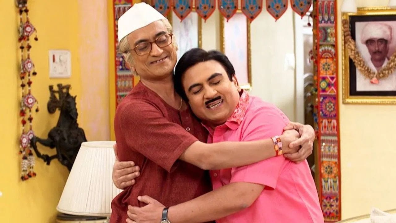 Taarak Mehta Ka Ooltah Chashmah: ટીવીનો પોપ્યુલર શો તારક મહેતા કા ઉલ્ટા ચશ્મામાં અભિનેતા દિલીપ જોશી લોકોનું ફેવરિટ પાત્ર તો છે પરંતુ અભિનેતા અમિત ભટ્ટને ચાહકોનો પણ ખુબ પ્રેમ મળે છે. તેનું પાત્ર પણ લોકોને હસાવી હસાવી પેટમાં દુખાડે છે.