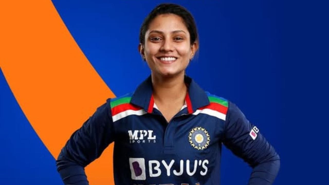 ઓક્ટોબર 2018માં તેને વેસ્ટ ઇન્ડીઝમાં 2018ની ICC મહિલા વર્લ્ડ ટ્વેન્ટી20 ટુર્નામેન્ટ માટે ભારતની ટીમમાં સ્થાન આપવામાં આવ્યું હતું.જાન્યુઆરી 2020માં તેને ઓસ્ટ્રેલિયામાં 2020ના ICC મહિલા T20 વર્લ્ડ કપ માટે ભારતની ટીમમાં સ્થાન આપવામાં આવ્યું હતું.
