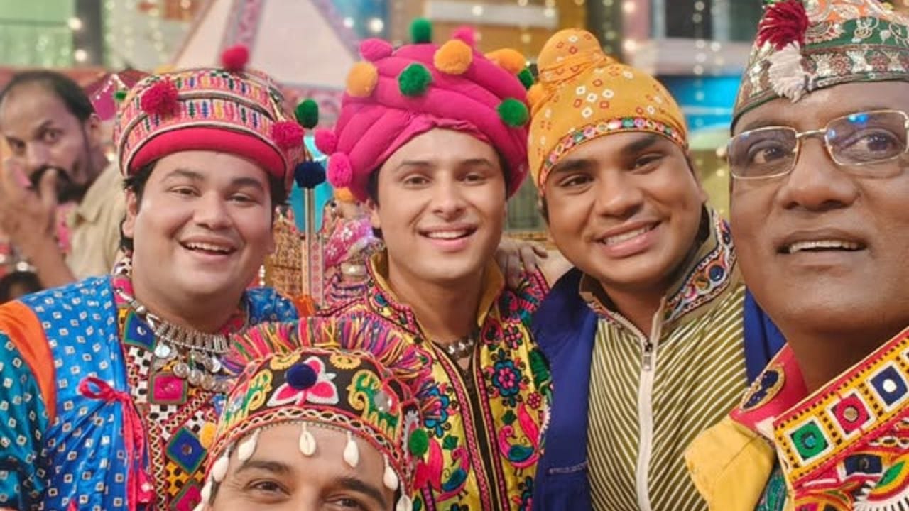 તેમણે કોમ્યુનિકેશનમાં ડિપ્લોમાનો અભ્યાસ કર્યો છે. ત્યારબાદ તેમણે મુંબઈના ભારતીય વિદ્યા ભવન કલા કેન્દ્રમાંથી થિયેટરની ઝીણવટ પુર્વક કામ શીખ્યું હતું