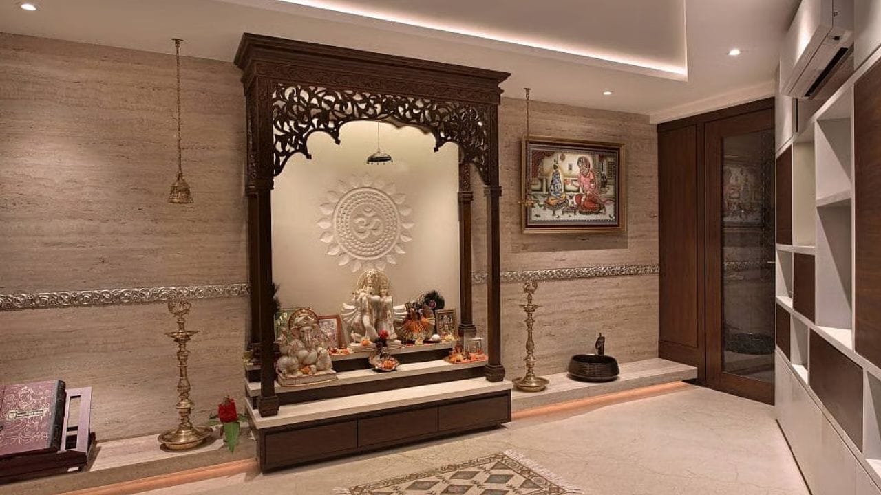 તમે વિચારતા હશો કે મંદિરમાં એક જ દેવતાની અનેક મૂર્તિઓ કેમ ન રાખવી જોઈએ. ચાલો આ લેખમાં કારણો સમજાવીએ.(ફોટો ક્રેડિટ-Google)