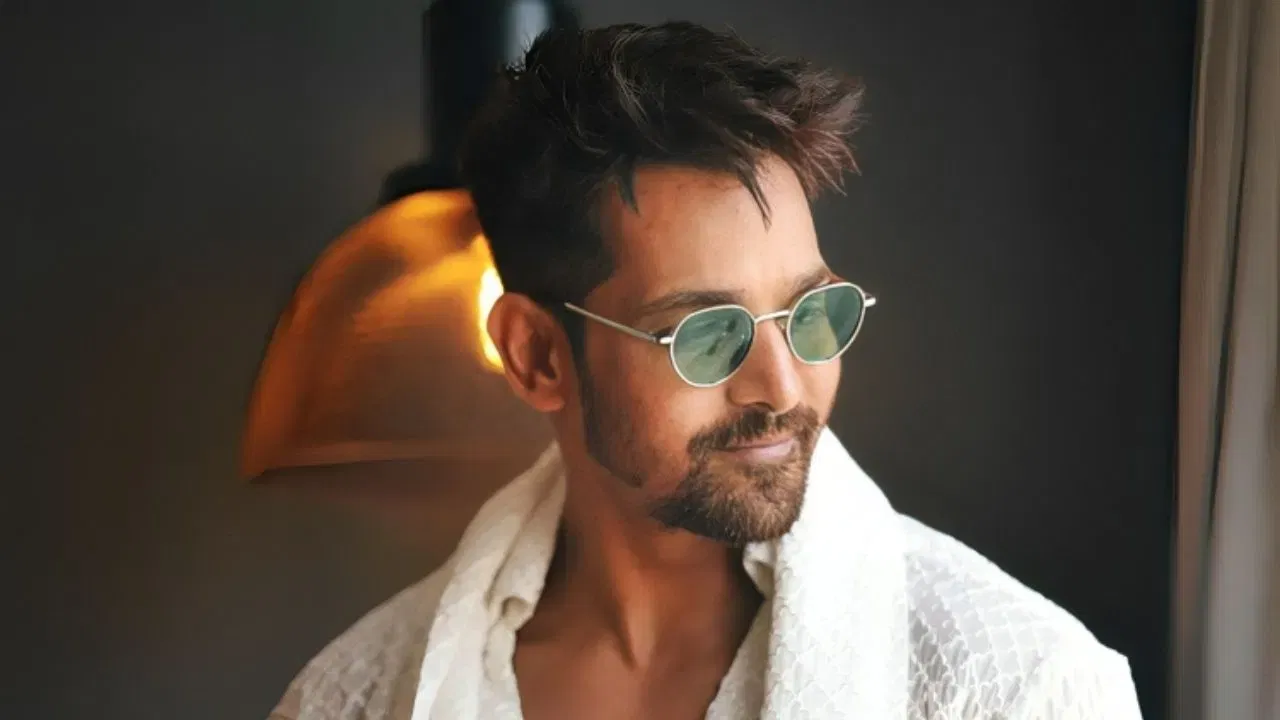 હર્ષવર્ધન રાણે (સાયબર કેફે): હર્ષવર્ધન રાણે એક સ્થિર, સારા પગારવાળી નોકરી છોડી દીધી અને ખૂબ જ મર્યાદિત ભંડોળ સાથે વિરામ માટે સંઘર્ષ કરવા મુંબઈ આવ્યા.(ફોટો ક્રેડિટ-Google)