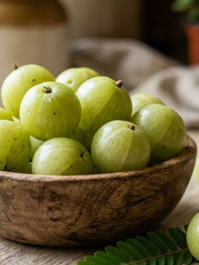 આ 5 લોકોએ આમળા ખાવાનું ટાળવું જોઈએ !