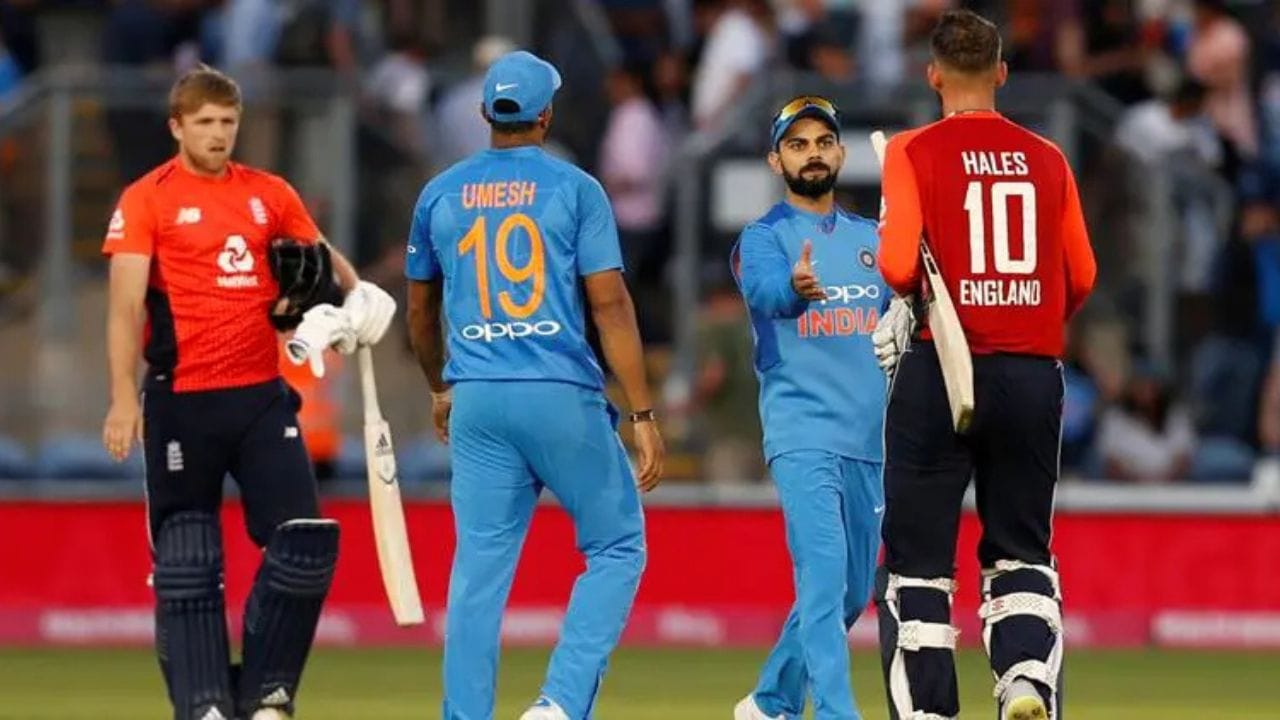 ભારતે છેલ્લે 2022માં ઈંગ્લેન્ડની ધરતી પર T20 શ્રેણી રમી હતી. તે વખતે ત્રણ મેચની શ્રેણીમાં ટીમ ઈન્ડિયાએ 2-1થી જીત મેળવી હતી. રોહિત શર્માની કેપ્ટનશીપ હેઠળ ભારતે પ્રથમ બે મેચ જીતીને શ્રેણી પોતાના નામે કરી હતી, જ્યારે ત્રીજી મેચમાં ઈંગ્લેન્ડે જીત મેળવી હતી. ભુવનેશ્વર કુમારને સમગ્ર શ્રેણીમાં શાનદાર બોલિંગ બદલ પ્લેયર ઓફ ધ સિરીઝ જાહેર કરવામાં આવ્યો હતો.