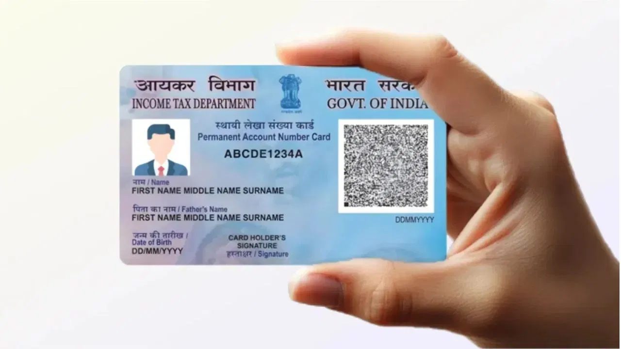 તે બાદ લિંગ અપડેટ કરવા માંગો છો તેની બાજુમાં ચેકબોક્સ પર ટિક કરો અને યોગ્ય લિંગ પસંદ કરો.અહીં ઓળખ, સરનામું અને જન્મ તારીખનો પુરાવો અપલોડ કરો (આધાર કાર્ડ શ્રેષ્ઠ વિકલ્પ છે). જે બાદ ફી ભરવાની આવશે તે ભરો. તે માટે ઓનલાઈન મોડ્સ (UPI, નેટ બેંકિંગ, અથવા કાર્ડ) દ્વારા નિર્ધારિત કરેક્શન ફી ચૂકવો.