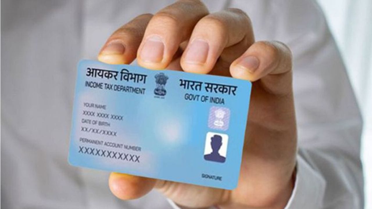 આગળ, તમારે KYC પ્રક્રિયા પૂર્ણ કરવાની જરૂર પડશે. એકવાર KYC પૂર્ણ થઈ જાય, પછી ફોટો બદલવાનો વિકલ્પ પસંદ કરો. માન્ય ID પ્રૂફ અપલોડ કરો અને 'ઘોષણા' વિકલ્પ પર ક્લિક કરો. ત્યારબાદ તમારે ફોટો બદલવા માટે ₹101 ફી ચૂકવવાની રહેશે. તમે નેટ બેંકિંગ, ક્રેડિટ કાર્ડ, ડેબિટ કાર્ડ અથવા અન્ય ઉપલબ્ધ પદ્ધતિઓ દ્વારા ચુકવણી કરી શકો છો.(ફોટો ક્રેડિટ-Google)