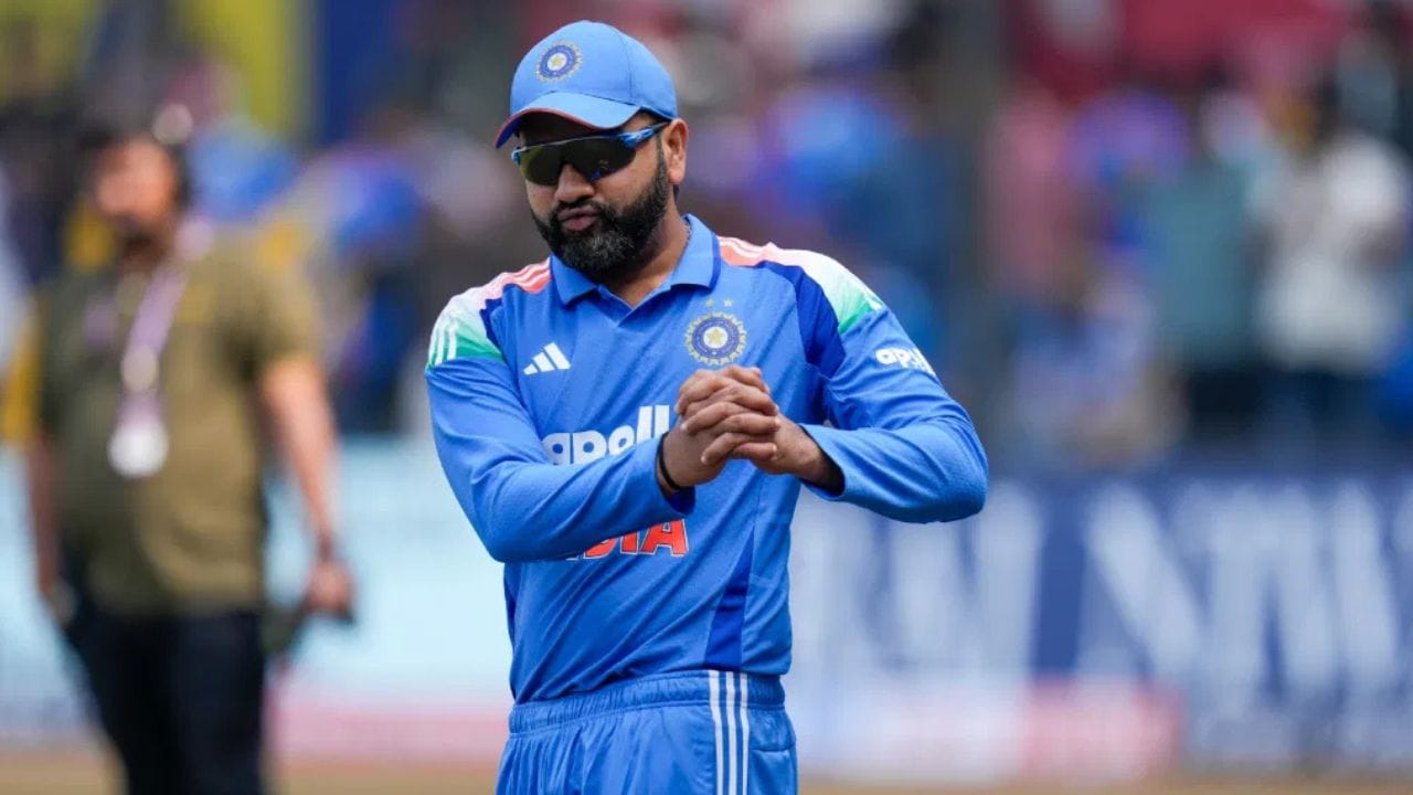 તે આ સીમાચિહ્ન સુધી પહોંચનાર ફક્ત બીજો ભારતીય અને વિશ્વના થોડા ઓપનરોમાંનો એક બન્યો હતો.