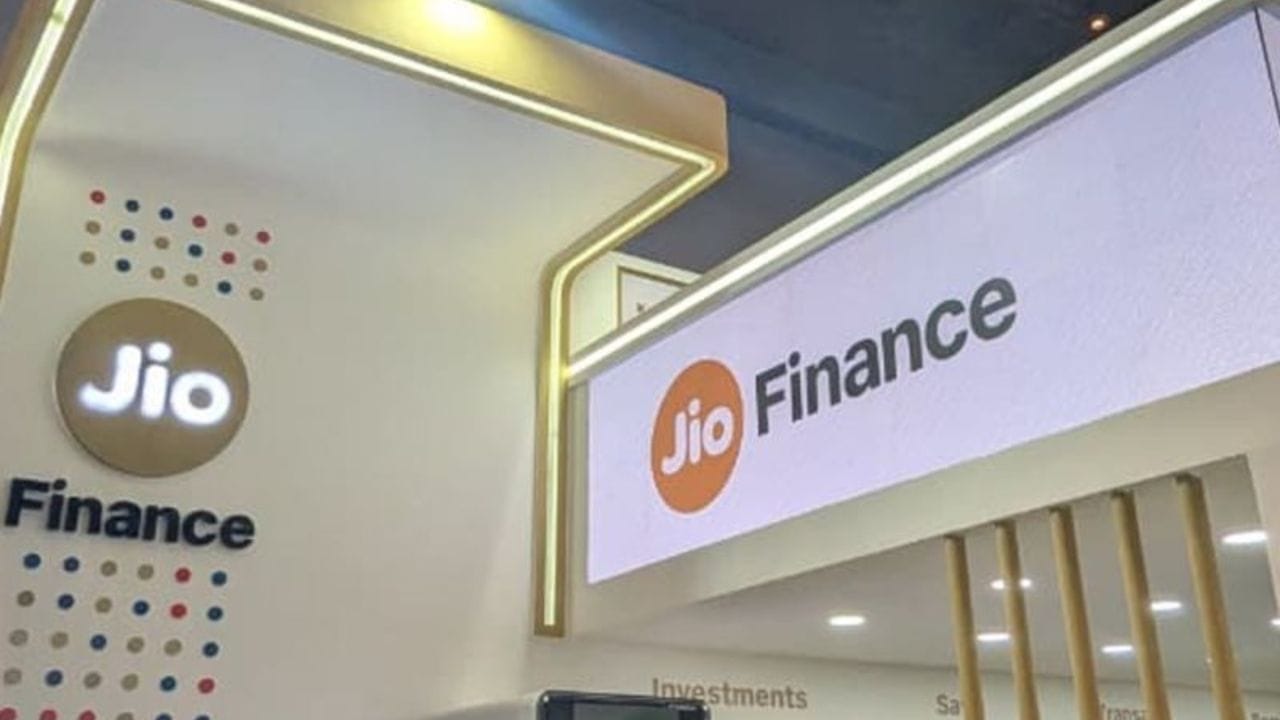 MOFSLને આશા છે કે Jio Creditની કમાણીમાં દર વર્ષે વધારો થશે. બ્રોકરેજ મુજબ, FY26થી FY28 દરમિયાન Jio Creditનું AUM CAGR 85 ટકા અને PAT CAGR 145 ટકા રહી શકે છે. (Image Source | Jio)