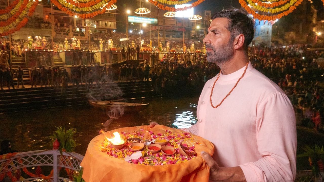 અક્ષય કુમાર એ જ ઘરમાં રહે છે જ્યાં ચોકીદારે તેને એક સમયે બહાર કાઢ્યો હતો. હવે તેનું પોતાનું ઘર છે. અક્ષય અને ટ્વિંકલના ઘરની અંદર, તમને પુષ્કળ હરિયાળી જોવા મળશે.