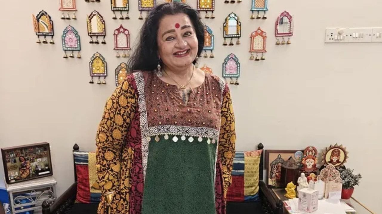 "ક્યુંકી સાસ ભી કભી બહુ થી" ફિલ્મથી ખ્યાતિ મેળવનાર અભિનેત્રી અપરા મહેતાએ ખુલાસો કર્યો કે તેમના અલગ થયા પહેલા, તેમના પતિ દર્શન જરીવાલાએ કહ્યું હતું કે તેઓ હવે તેમને પ્રેમ કરતા નથી અને તેમને "સૌથી કદરૂપી સ્ત્રી" કહે છે.