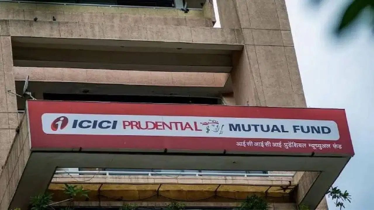 ICICI પ્રૂડેન્શિયલ મ્યુચ્યુઅલ ફંડે ICICI પ્રૂડેન્શિયલ બેલેન્સ્ડ હાઇબ્રિડ ફંડ લોન્ચ કરવાની જાહેરાત કરી છે. આ એક ઓપન-એન્ડેડ બેલેન્સ્ડ સ્કીમ છે જે માત્ર ઇક્વિટી અને ડેટ ઇન્સ્ટ્રુમેન્ટ્સમાં રોકાણ કરે છે. આ સ્કીમમાં આર્બિટ્રાજની મંજૂરી રહેશે નહીં. ન્યૂ ફંડ ઓફર (NFO) 30 જૂનના રોજ ખુલ્યો છે અને 14 જુલાઈના રોજ બંધ થશે.