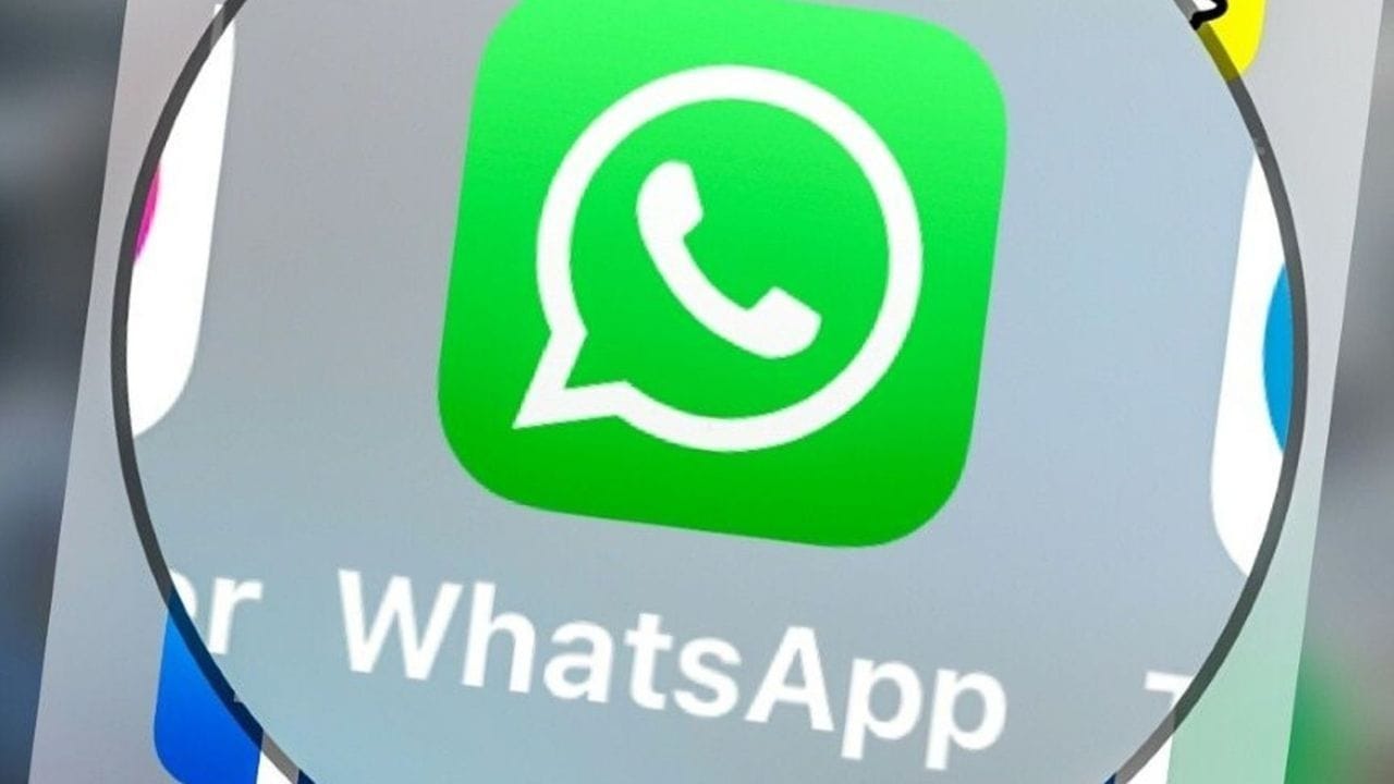 માહિતી મુજબ, WhatsAppએ યુઝર્સ માટે Username Reservation શરૂ કર્યું છે, જેના દ્વારા યુઝર્સ પોતાના માટે એક અનન્ય યુઝરનેમ પસંદ કરી શકે છે. ત્યારબાદ તેઓ મોબાઇલ નંબર જાહેર કર્યા વિના માત્ર યુઝરનેમ દ્વારા અન્ય લોકો સાથે ચેટ કરી શકશે. આ ફીચર ગોપનીયતા વધારવા માટે બનાવવામાં આવ્યું છે, પરંતુ તેના દુરુપયોગની શક્યતાઓને પણ નકારી શકાય નહીં.