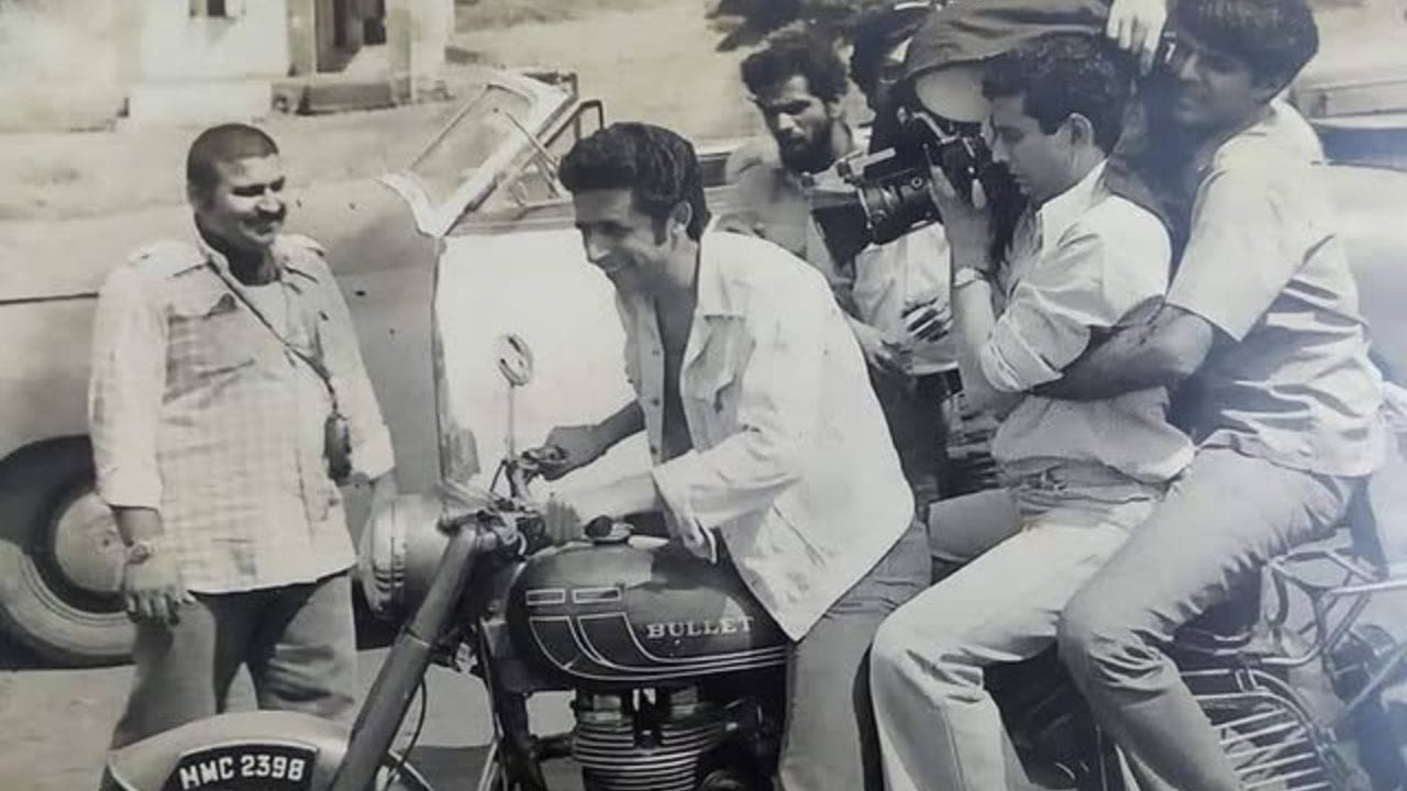 નસીરુદ્દીન શાહે નિશાંત (1975)થી લઈને મંથન (1976), ભૂમિકા (1977), ગમન (1978), સ્પર્શ (1980), આક્રોશ (1980), ચક્ર (1981), જાને ભી દો યારોં (1983), ત્રિદેવ (1983), 100થી વધુ ફિલ્મોમાં અભિનય કર્યો છે.