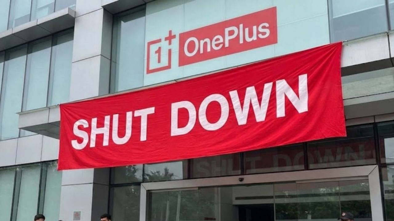 શું તમારે હમણાં OnePlus ફોન ખરીદવો જોઈએ? છ કેટલાક લોકો વિચારી રહ્યા છે કે શું આ સમયે OnePlus ફોન ખરીદવો એ એક સમજદાર નિર્ણય છે. જવાબ એ છે કે જો તમે ફોન ખરીદો છો, તો OnePlus જ્યાં સુધી તેના ઓપરેશન્સ સક્રિય રહેશે ત્યાં સુધી ગ્રાહક અને સુરક્ષા અપડેટ સપોર્ટ પ્રદાન કરવાનું ચાલુ રાખશે.