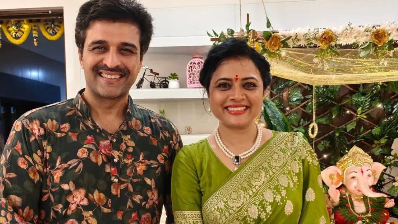 એટલા માટે તેની પાસે એક મજબૂત મહિલા ચાહક વર્ગ છે. કોઈપણ વ્યક્તિ તેની સ્મિતથી પ્રેમમાં પડી શકે છે.