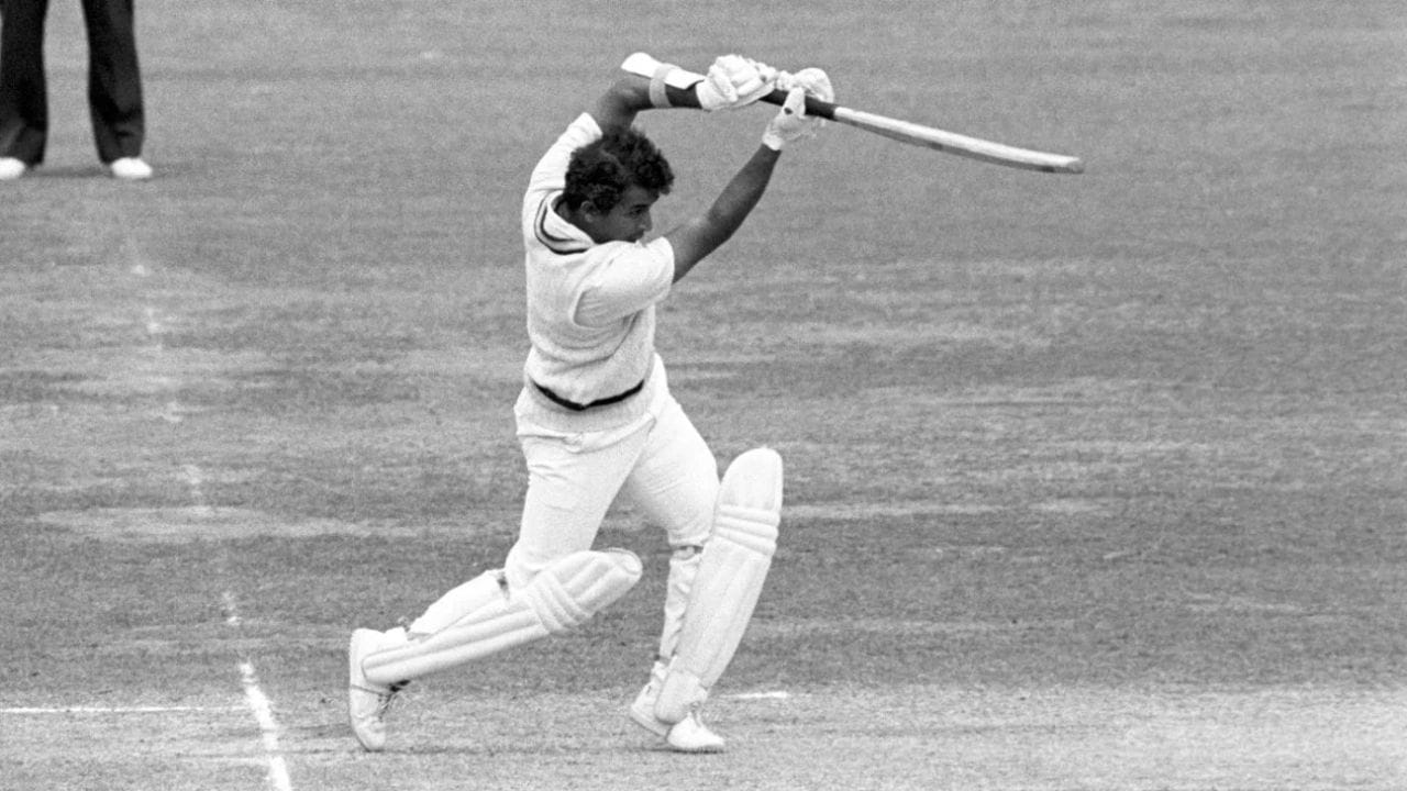 1975 થી 1987 દરમિયાન ગાવસ્કરે ભારત માટે સતત 106 ટેસ્ટ મેચ રમી હતી. ભારતીય ક્રિકેટના ઈતિહાસમાં સતત 100 થી વધુ ટેસ્ટ રમનાર તેઓ એકમાત્ર ખેલાડી છે.