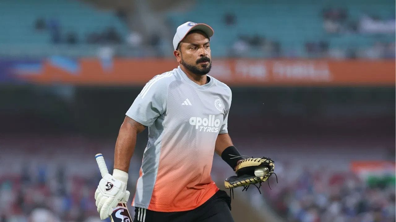 ઈંગ્લેન્ડ શ્રેણીમાં હાર બાદ ટીમ ઈન્ડિયા T20 સિરીઝ માટે હવે ઝિમ્બાબ્વે જવા રવાના થઈ ગઈ છે. ફિલ્ડિંગ કોચ ટી દિલીપ ટીમ સાથે ગયો નથી. કારણ કે ટીમ ઈન્ડિયા સાથેનો તેનો કરાર સમાપ્ત થઈ ગયો છે.