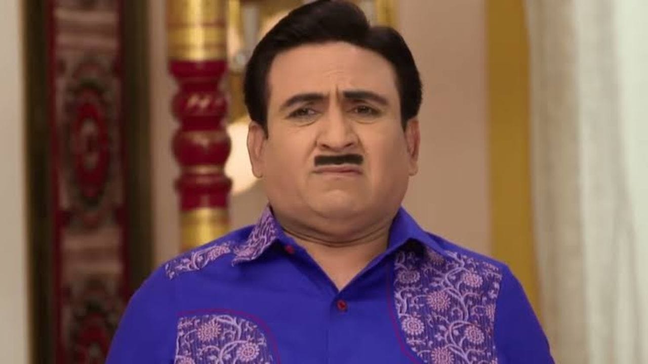 દિલીપ જોશીને લઈને વાયરલ થઈ રહેલા આ અહેવાલોએ તેમના ચાહકોમાં ચિંતા વધારી છે. જોકે, નોંધનીય વાત એ છે કે અત્યાર સુધી શોના નિર્માતાઓએ જેઠાલાલના પાત્રને ઘટાડવા અથવા દિલીપ જોશીને શોમાંથી દૂર કરવા અંગે કોઈ સત્તાવાર જાહેરાત કરી નથી.
