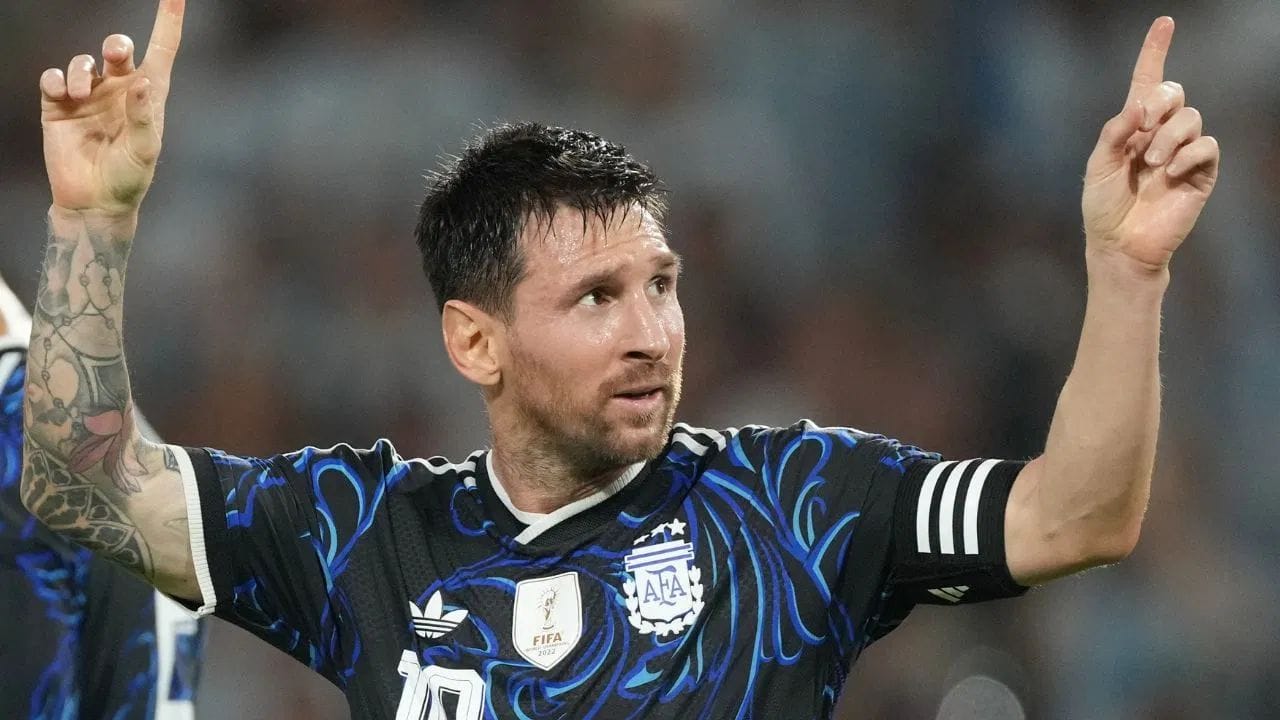 આર્જેન્ટિના પાસે સતત બે વર્લ્ડ કપ (2022 અને 2026) જીતવાની તક છે. આવું કરનાર તેઓ 1962 પછીના 64 વર્ષમાં પ્રથમ દેશ બની શકે છે (છેલ્લે બ્રાઝિલે 1958 અને 1962માં સતત બે ટાઇટલ જીત્યા હતા).