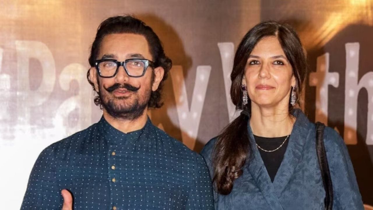 Aamir Khan 3rd Marriage : આમિર ખાન અને ગૌરી સ્પ્રેટ 5 જુલાઈના રોજ લગ્નના બંધનમાં બંધાવાના છે. અભિનેતાએ તાજેતરમાં મીડિયાને આ વાતની પુષ્ટિ કરી હતી, અને લગ્નની તૈયારીઓ હવે પૂરજોશમાં ચાલી રહી છે. આ કાર્યક્રમ બોલિવુડ સ્ટાર્સનો જમાવડો જોવા મળવાનો છે, ત્યારે લગ્નમાં હાજર રહેનાર મહેમાનોનું લિસ્ટથી લઈને મેનુ અંગેની વિગતો જાહેર કરવામાં આવી છે.