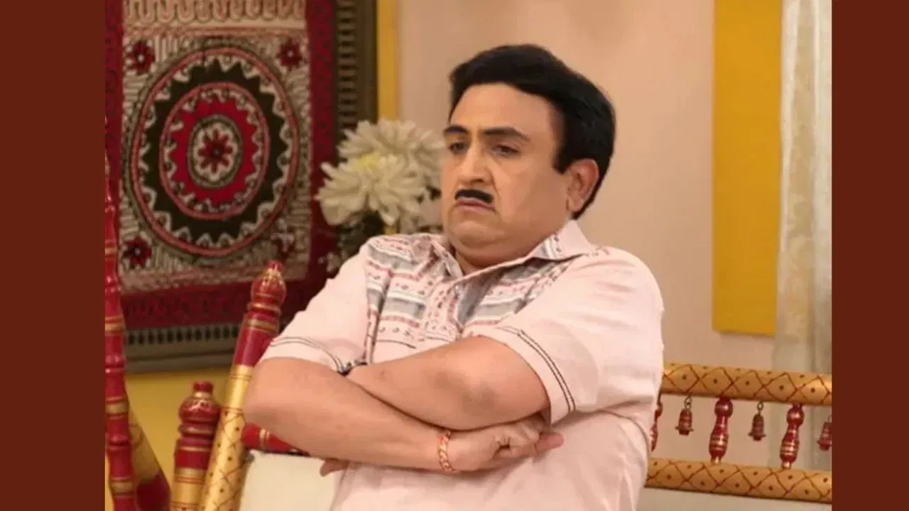 'તારક મહેતા કા ઉલ્ટા ચશ્મા' છેલ્લા 18 વર્ષથી ચાહકોના દિલ પર રાજ કરી રહી છે. શોની શરૂઆતથી જ ઘણા પાત્રો સતત રહ્યા છે. આવું જ એક નામ દિલીપ જોશી છે, જેમણે જેઠાલાલની ભૂમિકા ભજવી રહ્યા છે દિલીપ જોશી જેઠાલાલની ભૂમિકાથી ઘર-ઘરમાં જાણીતા બન્યા. વર્ષો પછી, અફવાઓ ફેલાઈ કે શોમાંથી જેઠાલાલનું પાત્ર સમાપ્ત થઈ જશે. આ સમાચારે ચાહકોમાં હલચલ મચાવી દીધી. બધાએ ધાર્યું હતું કે દિલીપ જોશી શો છોડી દેશે. 