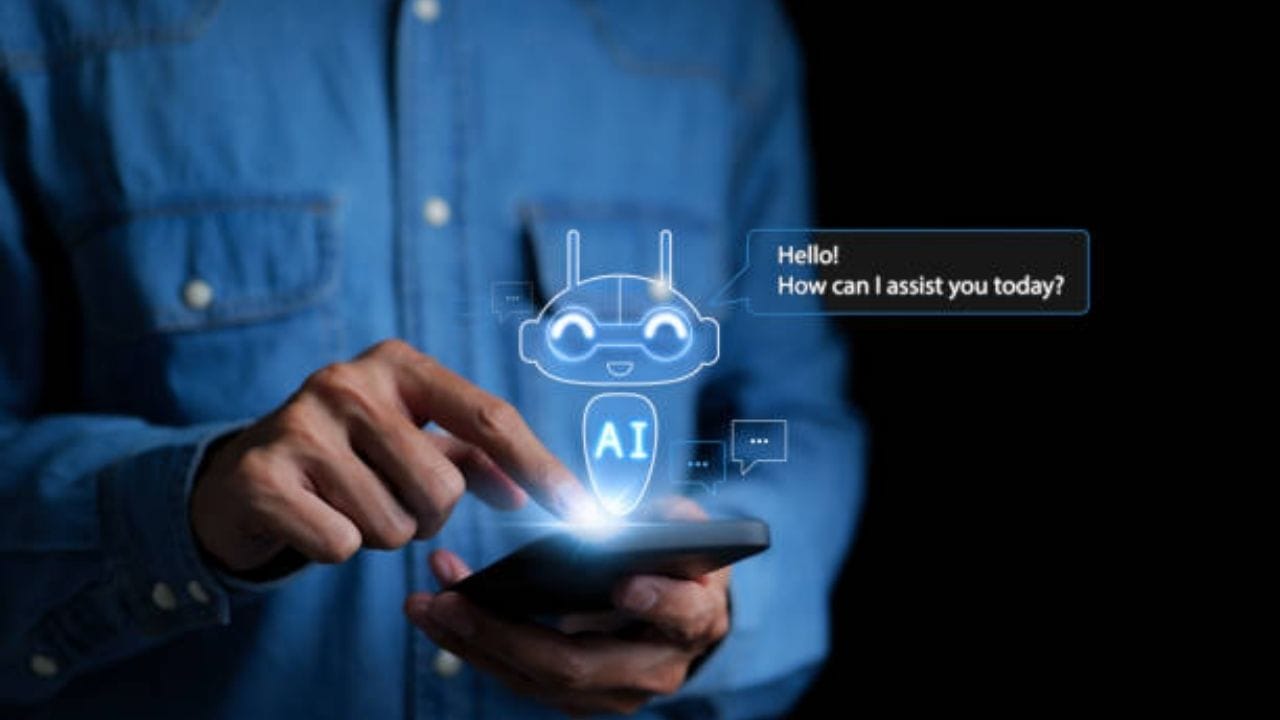 Google એ Search AI Mode માં ટ્રાવેલ પ્લાનિંગ સાથે જોડાયેલા નવા ફીચર્સ ઉમેર્યું છે. હવે યુઝર્સ AI ની મદદથી ફ્લાઇટની કિંમતો પર નજર રાખી શકશે અને ભાવ બદલાય ત્યારે ઈ-મેઇલ અલર્ટ મેળવી શકશે. આ ઉપરાંત ફ્લાઇટ અને હોટેલ માટે કેટલા પોઈન્ટ્સ અથવા માઇલ્સની જરૂર પડશે, તે પણ જાણી શકાશે. Google AI Mode દ્વારા હોટેલ શોધવા અને બુક કરવાની સુવિધા પણ આપવામાં આવી રહી છે. એટલે કે Google AI યુઝર્સને હોટેલથી લઈને ફ્લાઇટ બુકિંગ સુધીમાં બચત કરવાની સુવિધા આપશે. (Image Source | iStock)