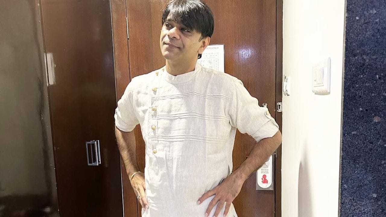 તાજેતરના એક ઇન્ટરવ્યુમાં, આ અંગે વાત કરતાં તન્મયે કહ્યું, "મારા માટે કામ એટલે કામ. હું આવા વિચારોને મારા મનમાં આવવા જ દેતો નથી, કારણ કે જ્યારે હાથમાં કોઈ કામ ન હોય ત્યારે કેવી લાગણી થાય છે, તે હું સારી રીતે જાણું છું." (Image Source | Instagram)
