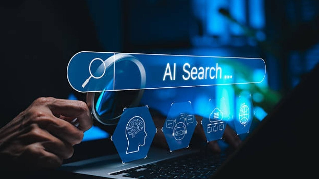 Google હવે AI Mode માં હોટેલ બુકિંગની સુવિધા પણ ઉમેરી રહ્યું છે. યુઝર્સ પોતાનું ડેસ્ટિનેશન, મુસાફરીની તારીખ અને હોટેલ સંબંધિત પોતાની પસંદગી જણાવીને વિકલ્પો જોઈ શકશે. AI Mode હોટેલની સાથે તેના રિવ્યૂ અને જરૂરી માહિતી પણ બતાવશે. (Image Source | iStock)
