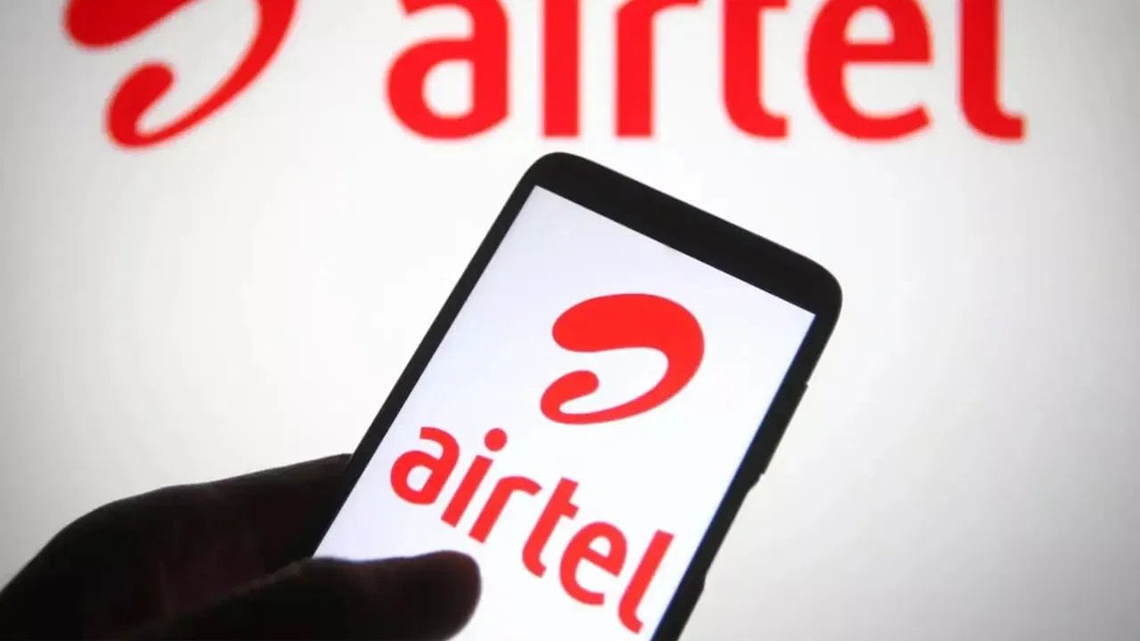 Airtel એ પોતાના પ્રીપેડ પ્લાનમાં ફેરફાર પોતાની વેબસાઇટ અને Airtel Thanks App જેવા ડિજિટલ પ્લેટફોર્મ પર કર્યો છે. જો કે, કોઈ પ્લાનની ઉપલબ્ધતા અને તેના ફાયદા ટેલિકોમ સર્કલ અને મોબાઇલ નંબરના હિસાબે અલગ હોઈ શકે છે. રિચાર્જ કરતા પહેલાં પોતાના નંબર પર ઉપલબ્ધ પ્લાન અને તેના બેનિફિટ્સ જરૂર ચેક કરી લો.