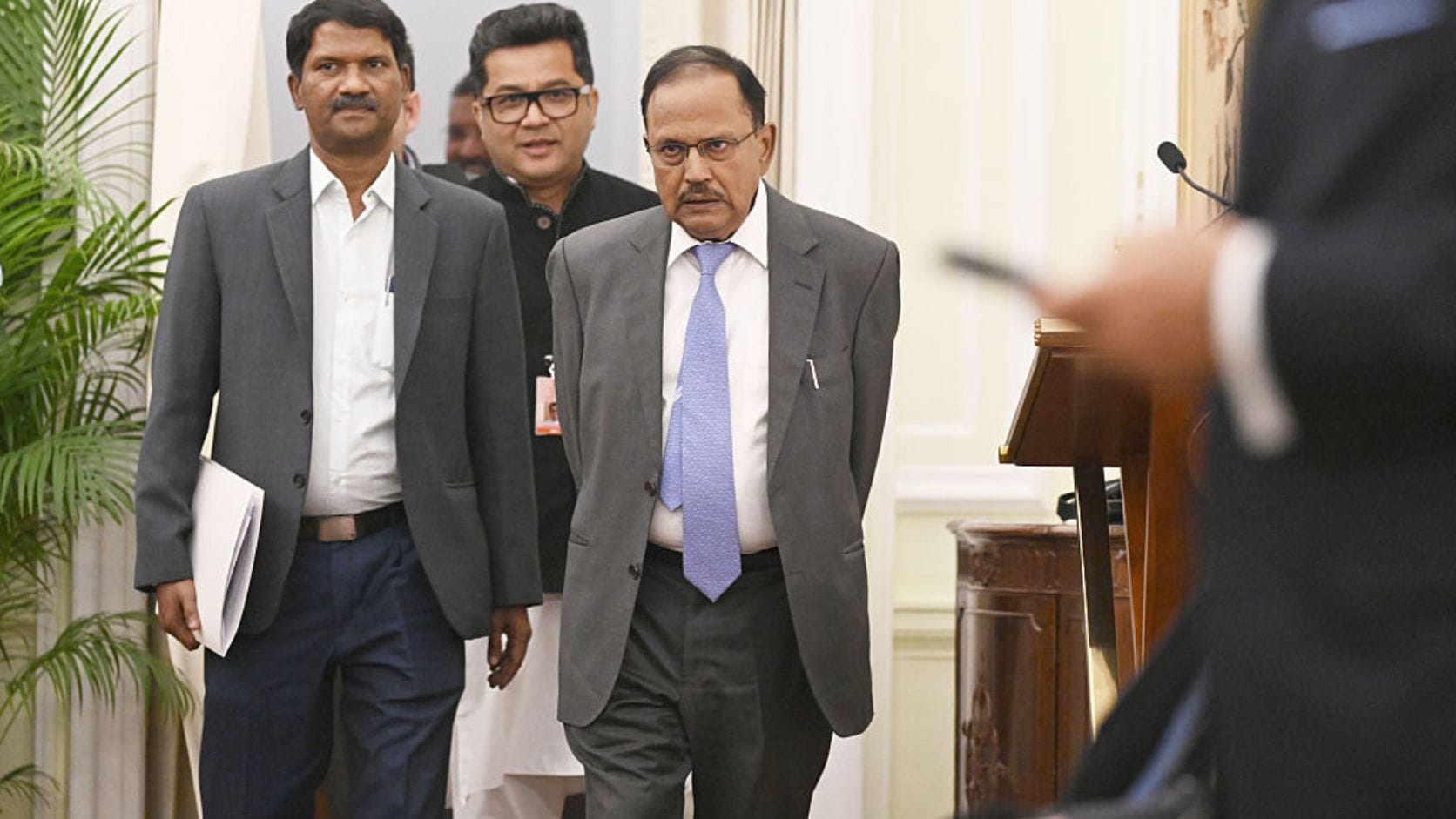 Doval (ડોભાલ) માત્ર એક અટક નથી, પરંતુ ગઢવાલના પ્રાદેશિક અને કુટુંબીય ઇતિહાસ સાથે જોડાયેલી ઓળખ છે. જોકે તેના નામનો ચોક્કસ મૂળ અર્થ અને શરૂઆત કયા ચોક્કસ સ્થળ અથવા કુટુંબથી થઈ તે અંગે વિશ્વસનીય ઐતિહાસિક સ્ત્રોતોના આધારે એક જ નિશ્ચિત મત આપવો મુશ્કેલ છે. તેથી Doval અટકને ગઢવાલી પ્રદેશની જૂની કુટુંબ ઓળખ તરીકે સમજવી વધુ યોગ્ય છે. (નોધ :પબ્લિક ડોમેનમાં ઉપલબ્ધ માહિતી અનુસાર આ સ્ટોરી ફાઈલ કરવામાં આવી છે.) All Photo Credit : Social media & Getty Images