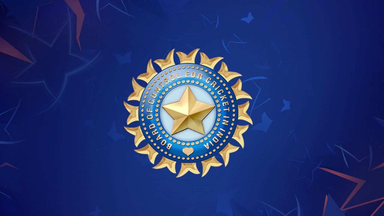 Breaking News : મેચ દરમિયાન ગર્લફ્રેન્ડ સાથે ફોન પર વાત કરવી મોંઘી પડી, BCCIએ ખેલાડીને દંડ ફટકાર્યો