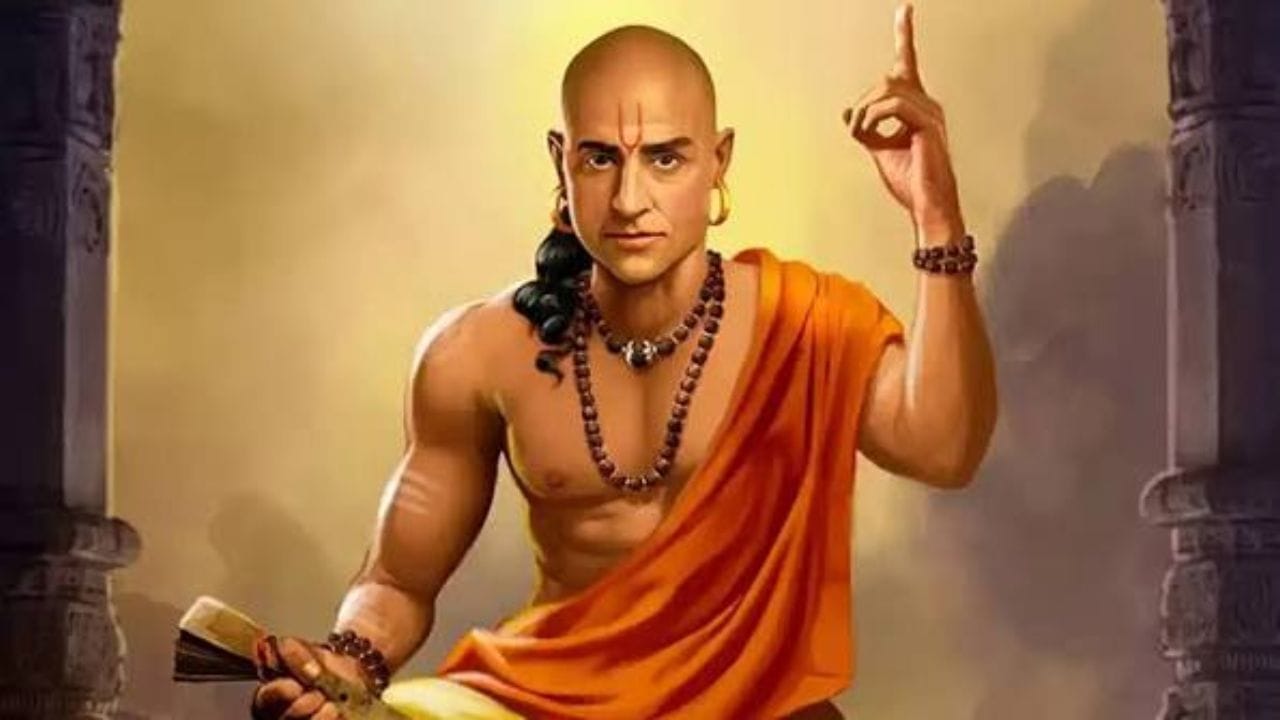 ચાણક્ય નીતિની શિખામણ આજે પણ કેમ ઉપયોગી છે? આ વાતોને આજના સમયમાં અંધ નિયમની જેમ નહીં, પણ વ્યવહારિક સમજ તરીકે જોવી વધુ યોગ્ય છે. દરેક મહિલાને પોતાની અંગત જિંદગીમાં એ નક્કી કરવાનો પૂરો હક છે કે કઈ વાત કોની સાથે શેર કરવી. ભરોસો જરૂરી છે, પણ સમજદારી સાથે.