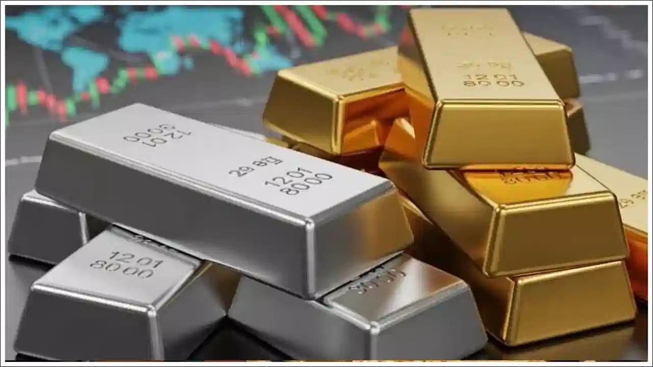 એમસીએક્સ (MCX) માં સાંજના કારોબારમાં ગોલ્ડ ફ્યુચર્સ અને સિલ્વર ફ્યુચર્સમાં સારી તેજી જોવા મળી. દિલ્હી સર્રાફા બજારમાં ચાંદીની કિંમત 2,34,800 રૂપિયા પ્રતિ કિલોગ્રામ રહી.
