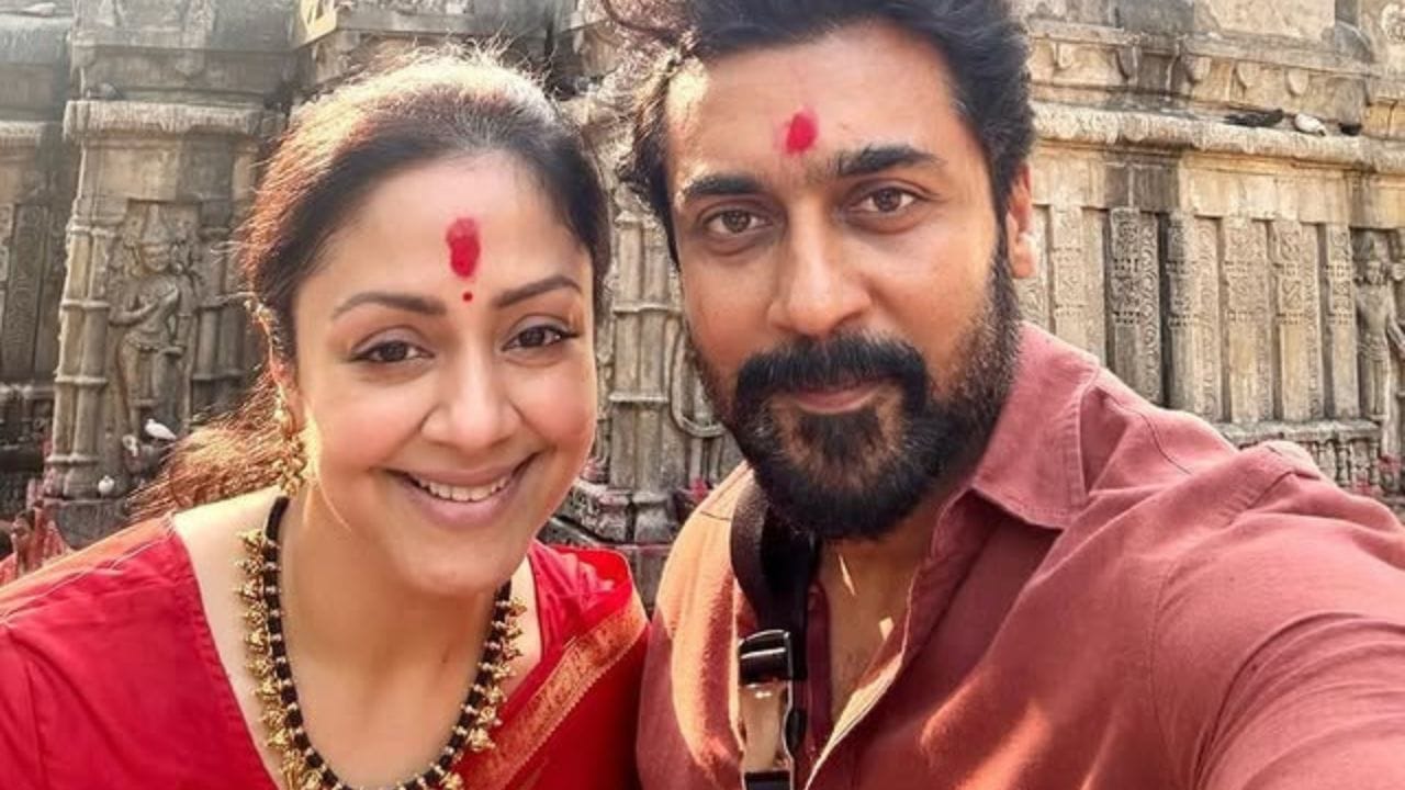 જ્યોતિકાએ 11 સપ્ટેમ્બર 2006ના રોજ ચેન્નાઈમાં અભિનેતા સુર્યા સાથે લગ્ન કર્યા હતા. આ દંપતી તેમની પહેલી ફિલ્મ પૂવેલ્લમ કેટ્ટુપ્પરના સેટ પર મળ્યા હતા, અને આખરે ડેટિંગ શરૂ કર્યું હતું.