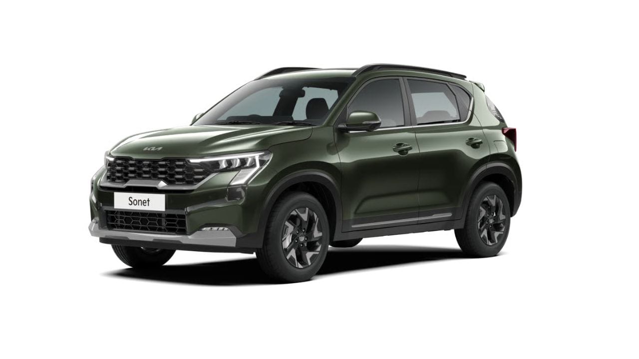 કિયા સોનેટ (Kia Sonet) SUV સેગમેન્ટમાં કિયા સોનેટ પણ એક ઉત્તમ વિકલ્પ છે. કિયા સોનેટમાં 1.0-લીટર સ્માર્ટસ્ટ્રીમ T-GDi એન્જિન મળે છે, જે 120 PS નો પાવર અને 172 Nm નો ટોર્ક જનરેટ કરે છે. ગિયરબોક્સમાં 6-સ્પીડ iMT અને 7-સ્પીડ DCT સામેલ છે. કિંમતની વાત કરીએ તો કિયા સોનેટની શરૂઆતી એક્સ-શોરૂમ કિંમત રૂ. 9.25 લાખ છે.