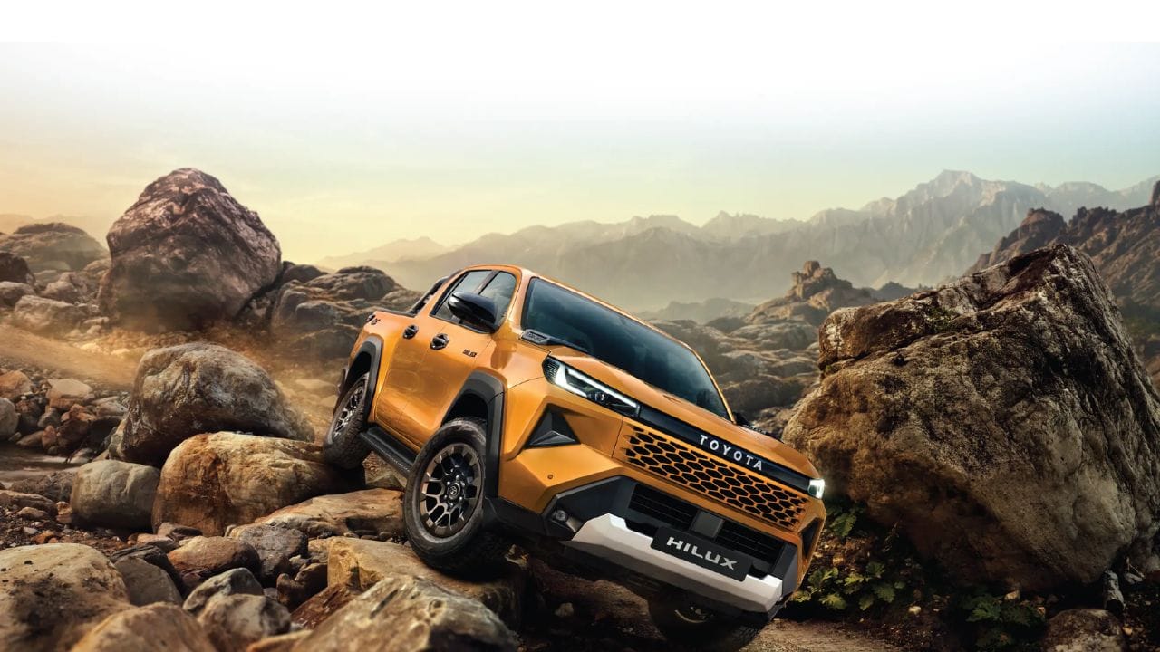 Toyota Hilux ને આપશે સીધી ટક્કર: ભારતીય બજારમાં આ પિકઅપને Toyota Hilux ના વધુ પરવડે તેવા (Affordable) વિકલ્પ તરીકે ઉતારવામાં આવે તેવી શક્યતા છે. મહીન્દ્રા પાસે બોલેરો કેમ્પર જેવા કોમર્શિયલ પિકઅપ્સનો બહોળો અનુભવ છે, પરંતુ સ્કોર્પિયો એન પિકઅપ એ પર્સનલ કાર બાયર્સ માટેની પ્રીમિયમ ઓફર છે. આ વાહન પોતાના દમદાર લુક, 4WD ક્ષમતા, લેટેસ્ટ ટેકનોલોજી અને સ્પર્ધાત્મક કિંમતના કારણે લાઇફસ્ટાઇલ પિકઅપ સેગમેન્ટમાં ક્રાંતિ લાવી શકે છે. (Image From: Toyota india)