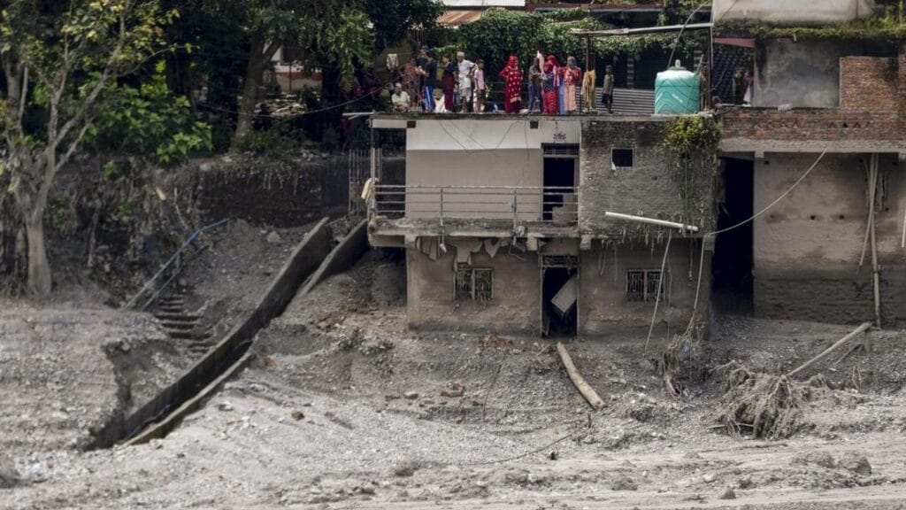 Breaking News Nepal Fresh Flood Alert Raises Concern Hundreds Dead Thousands Missing as Rescue Operations Continue