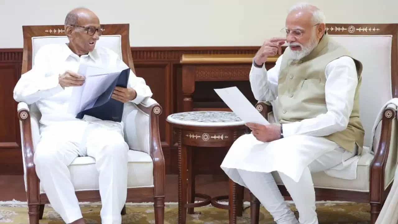 Maharashtra Breaking News : PM મોદી સાથે મુલાકાતો, રિસેપ્શન અને એક જ કારમાં મુસાફરી… શું NDA માં જોડાશે શરદચંદ્ર પવાર જૂથ?