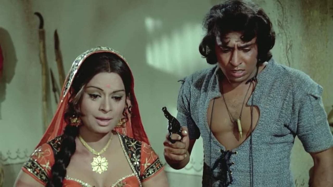 હિન્દી સિનેમાના પ્રખ્યાત વિલનની રણજીતની પુત્રી ચર્ચામાં રહે છે. દિવ્યાંકા ભલે ફિલ્મો અને અભિનયની દુનિયાથી દૂર છે, પરંતુ સુંદરતા અને ફેશનની બાબતમાં તે કોઈ બોલિવૂડ સ્ટારથી ઓછી નથી.