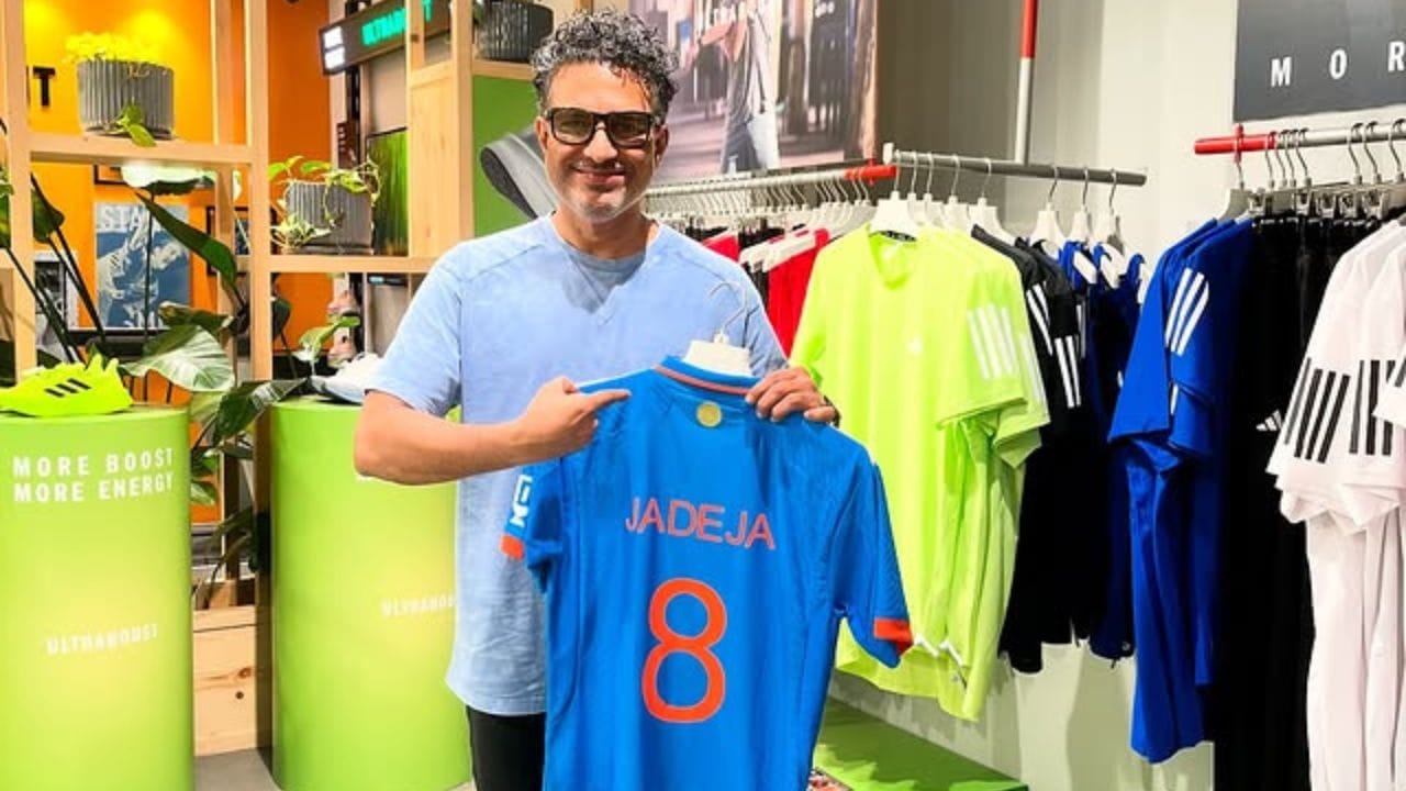 માંજરેકરે લખ્યું કે 1996ના ઈંગ્લેન્ડ પ્રવાસ દરમિયાન લોકો દ્રવિડ પાસેથી સારું પ્રદર્શન કરવાની અપેક્ષા રાખતા હતા, પરંતુ સૌરવ ગાંગુલી બધાને આશ્ચર્યચકિત કરી રહ્યા હતા.