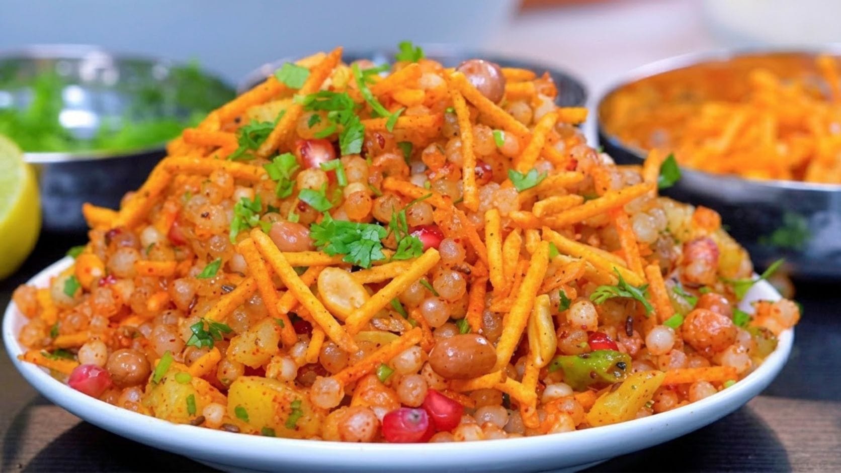 તૈયાર છે ગરમાગરમ સાબુદાણા ખીચડી : બધી સામગ્રીને ધીમા તાપ પર 1થી 2 મિનિટ સુધી હળવેથી મિક્સ કરો. છેલ્લે બારીક સમારેલી કોથમીર અને થોડો લીંબુનો રસ ઉમેરો. તમારી ઇન્સ્ટન્ટ, સાબુદાણાનો એક એક દાણો છુટો અને સ્વાદિષ્ટ સાબુદાણા ખીચડી તૈયાર છે. (નોધ :પબ્લિક ડોમેનમાં ઉપલબ્ધ માહિતી અનુસાર આ સ્ટોરી ફાઈલ કરવામાં આવી છે.) All photo Credit : Whisk AI