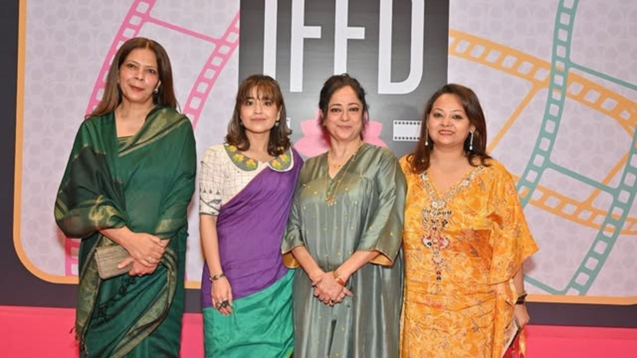 શીબા ચઢ્ઢા મુંબઈ આવી અને 1998માં પોતાની અભિનય કારકિર્દી શરૂ કરી.