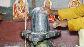 શિવલિંગ પર જળાભિષેક કર્યા પછી ન કરતા આ ભૂલ