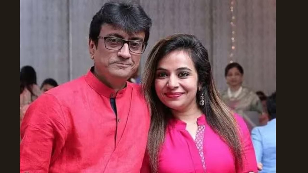 ચંપકલાલ : અમિત ભટ્ટ જેઠાલાલના પિતા, ચંપકલાલનું પાત્ર ભજવે છે. તેમની પત્નીનું નામ કૃતિ ભટ્ટ છે, અને તે એક ગૃહિણી છે.
