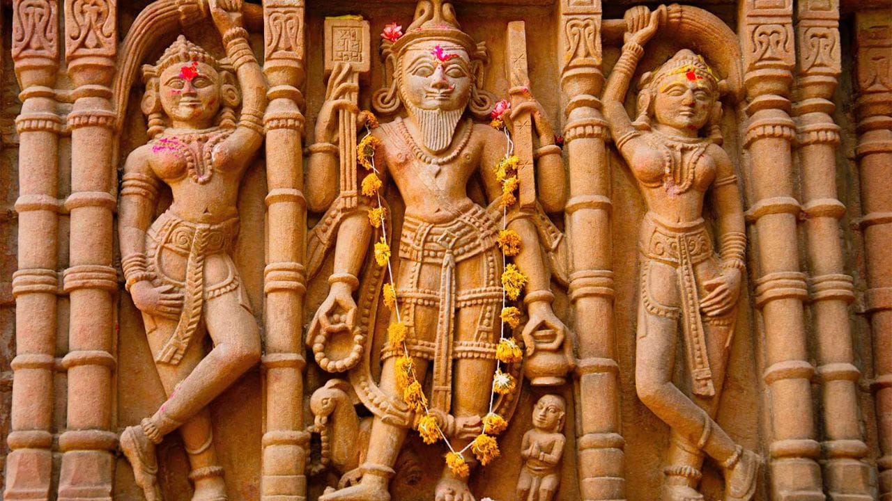 વડનગરની આપને ગમતી બાબત પર સર્જનાત્મક રીલ બનાવો અને વડનગરની ઐતિહાસિક વિરાસત, સંસ્કૃતિ, પરંપરા, વિકાસ, સ્થળો, લોકો કે વિશેષતાઓને તમારી નજરે રજૂ કરવાની એક સુંદર તક છે.