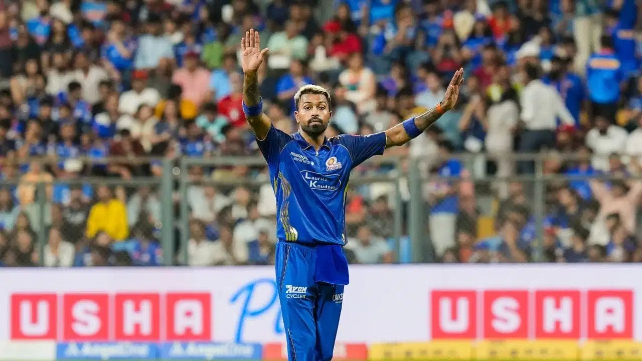 IPL સિઝન પૂર્ણ થાય તે પહેલાં જ હાર્દિક પંડ્યાના ટ્રેડની ચર્ચા શરૂ થઈ ગઈ હતી. જોકે, મુંબઈ ઈન્ડિયન્સે હજુ સુધી આ અંગે કોઈ સત્તાવાર જાહેરાત કરી નથી. KKR અને CSK સહિત અનેક ટીમો હાર્દિકમાં રસ ધરાવે છે.