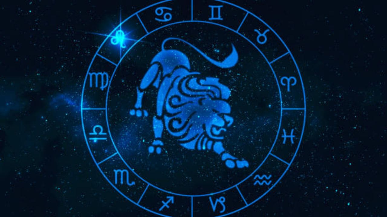 સિંહ (Leo) : સર્વાર્થ સિદ્ધિ અને હર્ષણ યોગની રચના સિંહ રાશિના જાતકો માટે કારકિર્દી અને વ્યવસાયમાં નવા દ્વાર ખોલશે. નવી નોકરી શોધી રહેલા અથવા પોતાના વ્યવસાયનો વિસ્તાર કરી રહેલા લોકોને નોંધપાત્ર સફળતા મળવાની શક્યતા છે. પૂર્વજોની મિલકત અથવા જૂના રોકાણોમાંથી નોંધપાત્ર નાણાકીય લાભ થવાના મજબૂત સંકેતો છે.